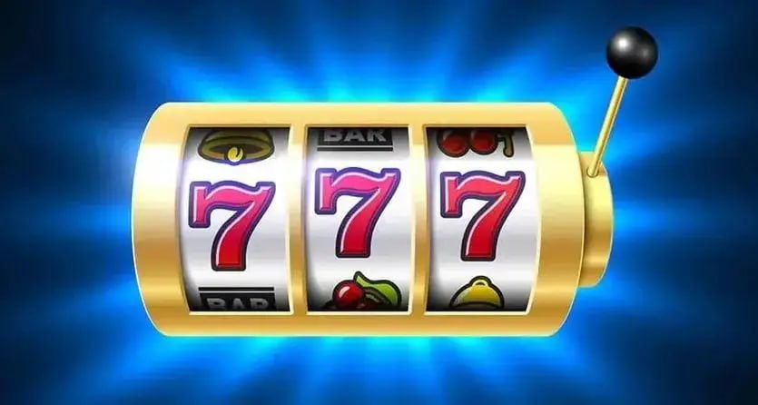 Dealer live casino berinteraksi secara real-time dalam game